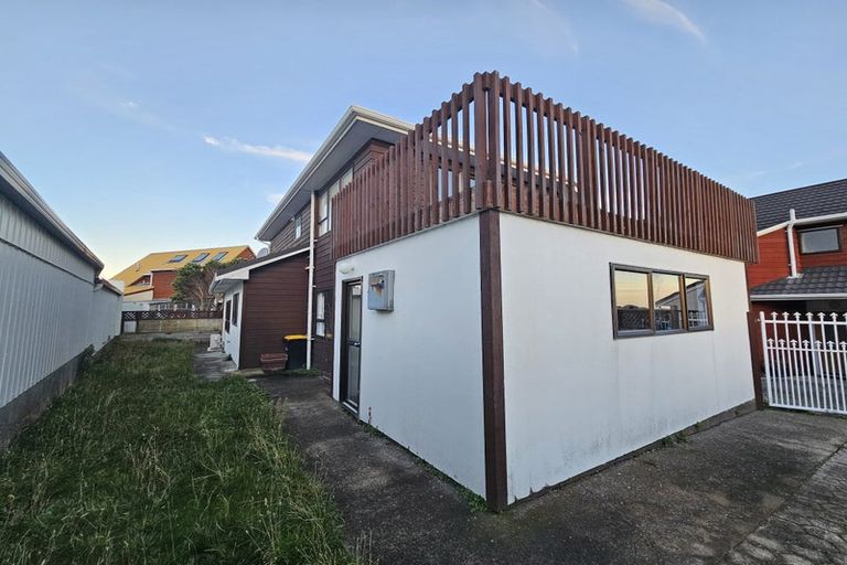 Photo of property in 22 Rangitane Street, Maupuia, Wellington, 6022