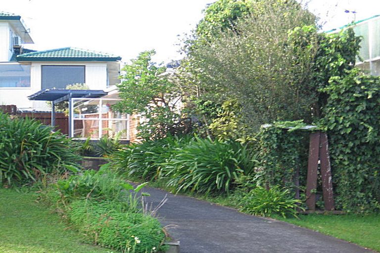 Photo of property in 3 Landop Terrace, Howick, Auckland, 2014