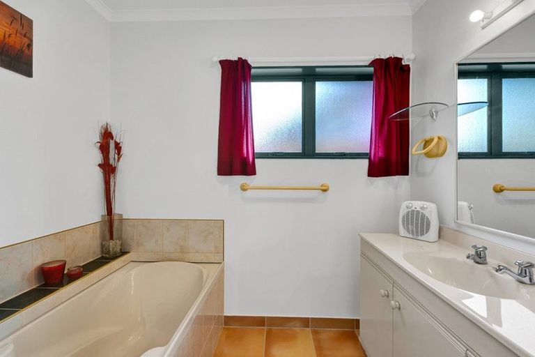 Photo of property in 148 Parklands Avenue, Bell Block, New Plymouth, 4312