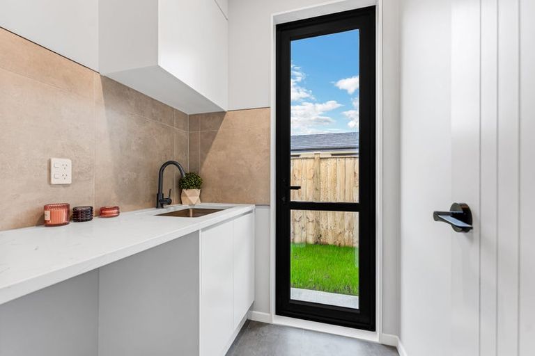 Photo of property in 24 Paihere Street, Huapai, Kumeu, 0810