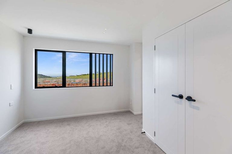 Photo of property in 20a Makomako Drive, Orewa, 0931