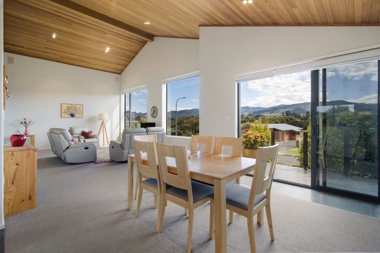 Photo of property in 28 Noble Johnston Drive, Katikati, 3129