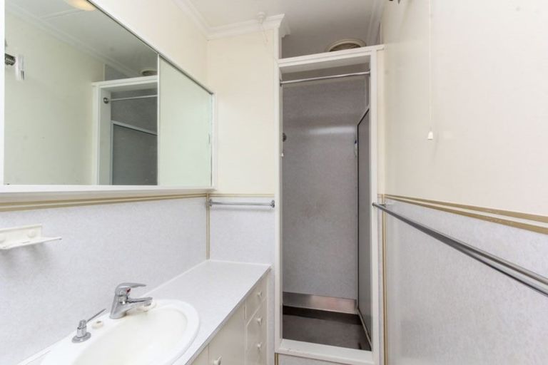 Photo of property in 5 Renown Place, Spotswood, New Plymouth, 4310