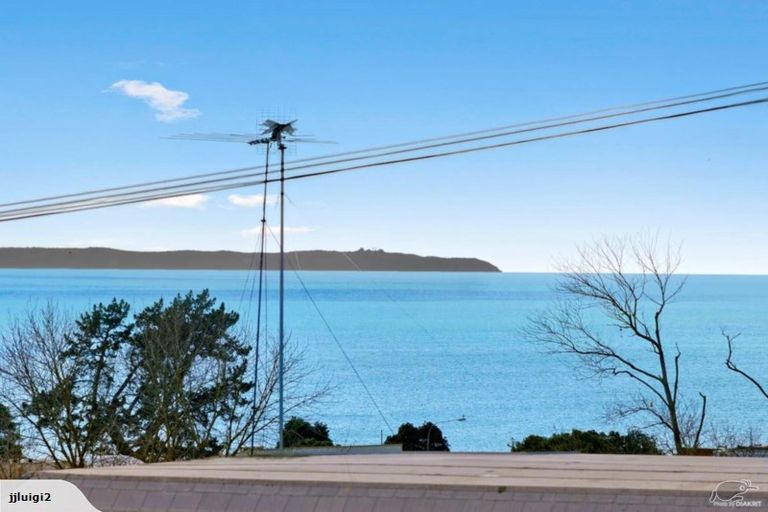 Photo of property in 1/31 Browns Bay Road, Browns Bay, Auckland, 0630