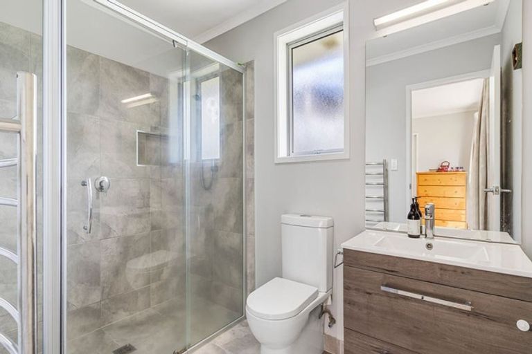 Photo of property in 33 Captain Mitchell Drive, Opaheke, Papakura, 2113