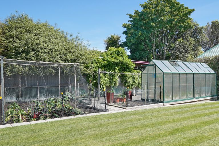 Photo of property in 22 Kendal Avenue, Burnside, Christchurch, 8053