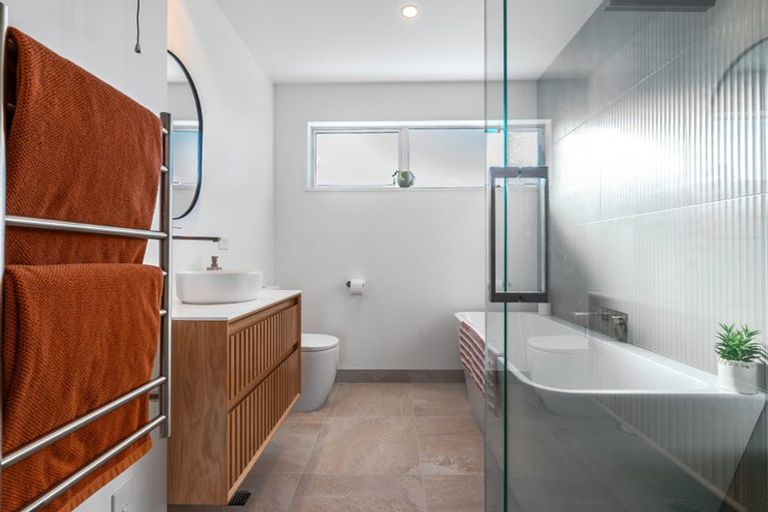 Photo of property in 2/179 Weston Road, St Albans, Christchurch, 8052