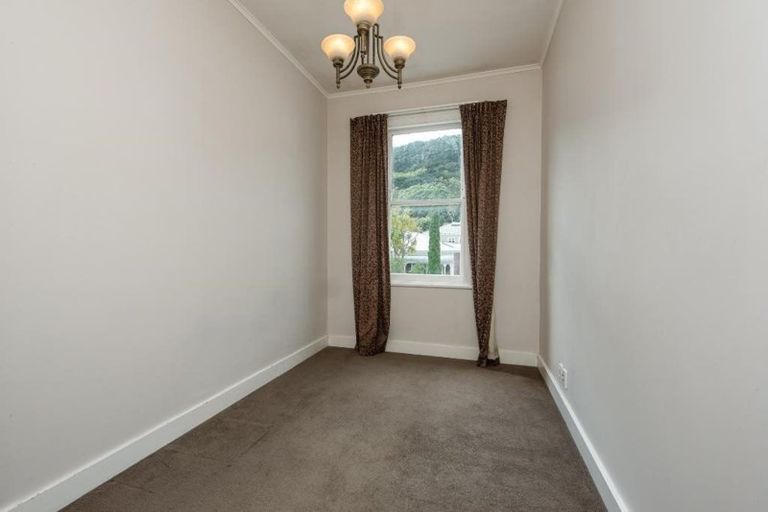 Photo of property in 48 Austin Street, Mount Victoria, Wellington, 6011