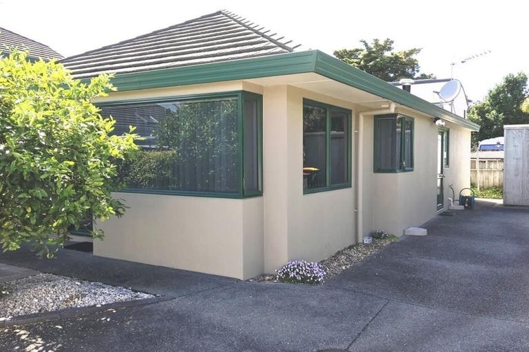 Photo of property in 25 Shelly Beach Parade, Cockle Bay, Auckland, 2014