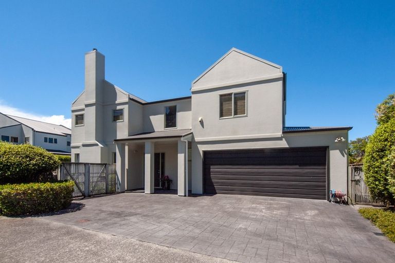 Photo of property in 19 Chippenham Grove, Churton Park, Wellington, 6037