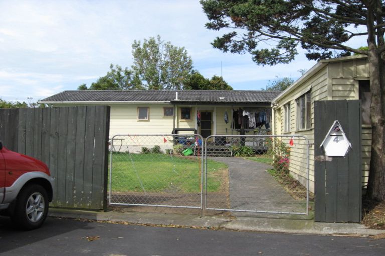 Photo of property in 4 Kenton Lane, Mangere, Auckland, 2022