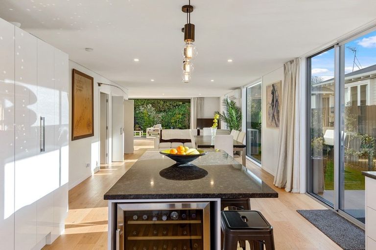 Photo of property in 37b Rossall Street, Merivale, Christchurch, 8014