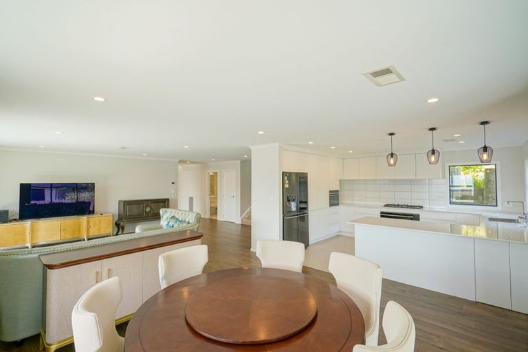 Photo of property in 18 Prestbury Grove, Churton Park, Wellington, 6037