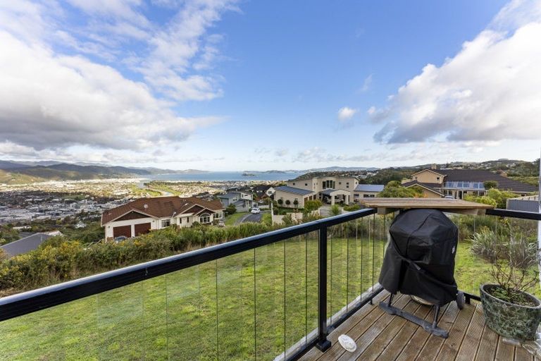 Photo of property in 22 Arahiwi Grove, Tirohanga, Lower Hutt, 5010