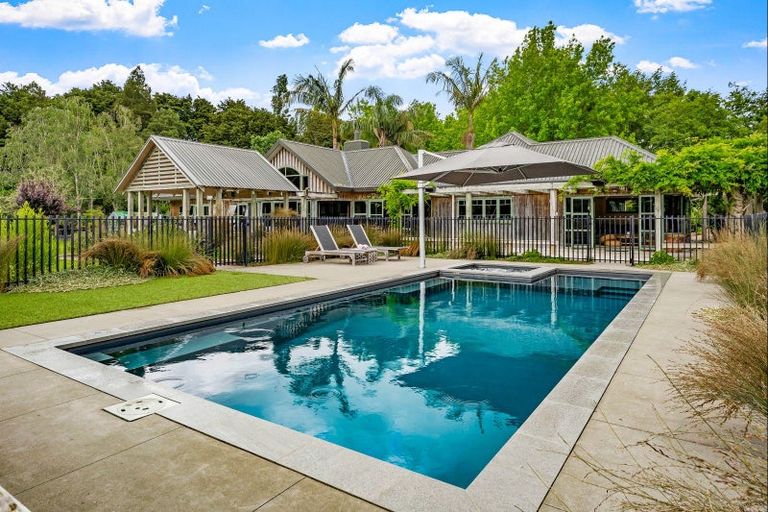 Photo of property in 28 Kaipara Flats Road, Dome Forest, Warkworth, 0981