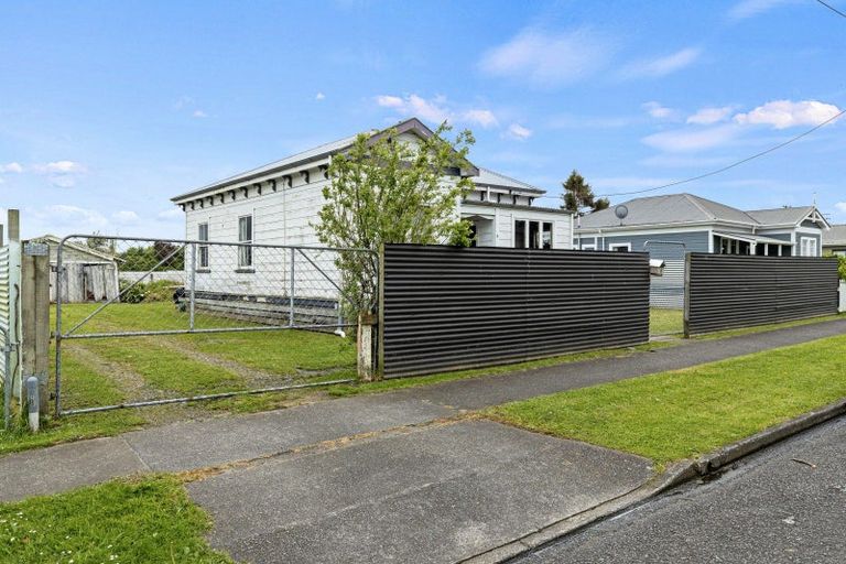 Photo of property in 6 Alexandra Street, Marton, 4710