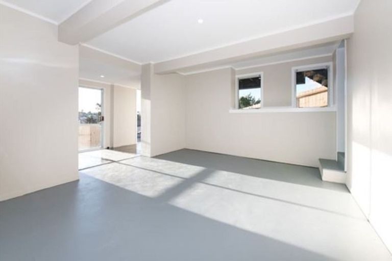Photo of property in 24 Styca Place, Sunnyvale, Auckland, 0612