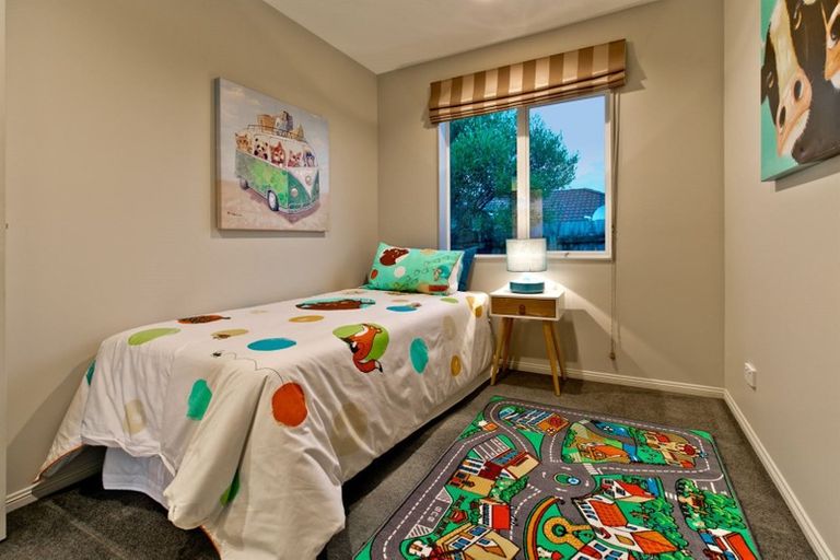 Photo of property in 41 Sapperton Drive, Henderson, Auckland, 0612