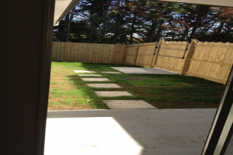 Photo of property in 106 Popokatea Drive, Takanini, 2112