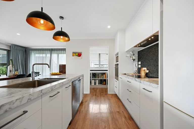 Photo of property in 18 Drower Glen, Flagstaff, Hamilton, 3210