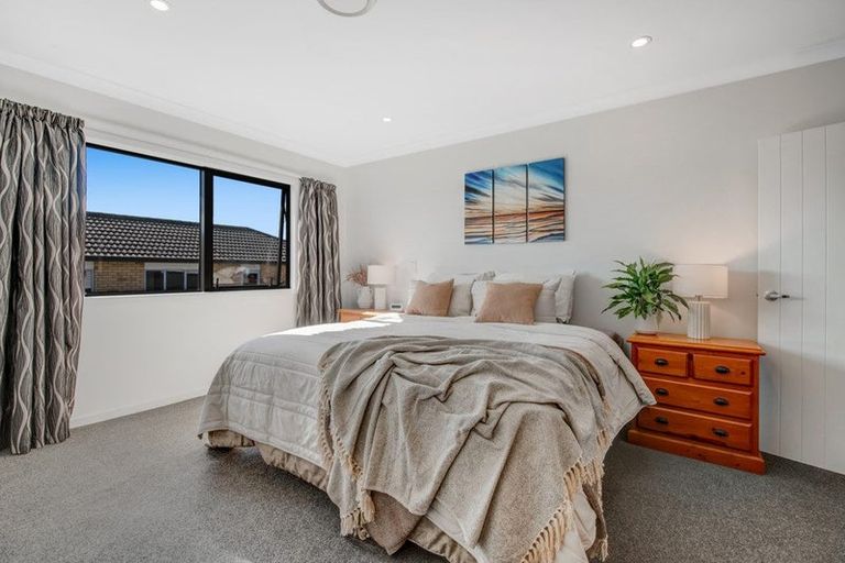 Photo of property in 7 Raabia Close, Parakai, 0830