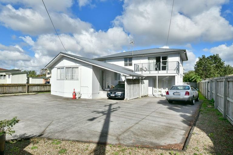 Photo of property in 242 Centreway Road, Orewa, 0931