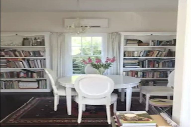 Photo of property in 28 Milne Terrace, Island Bay, Wellington, 6023