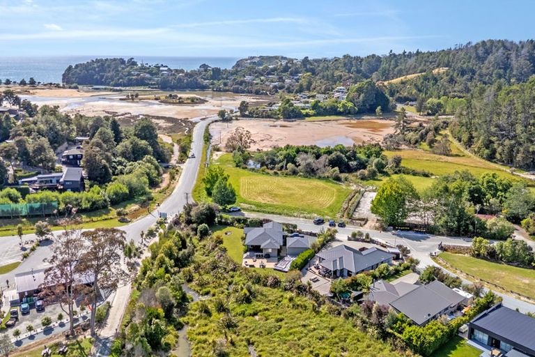 Photo of property in 2 Kahu Close, Kaiteriteri, Motueka, 7197
