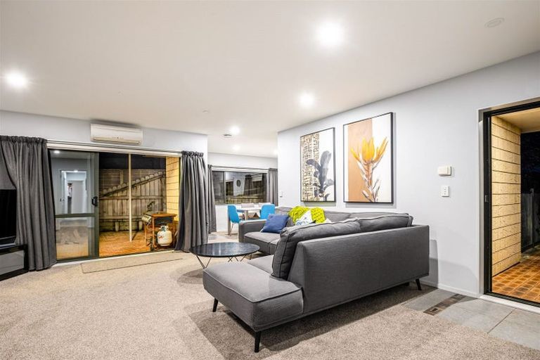 Photo of property in 68 South Kensington Way, Henderson, Auckland, 0612