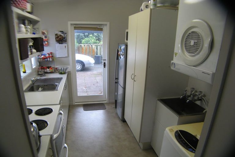 Photo of property in 1/135 Glenfield Road, Hillcrest, Auckland, 0626