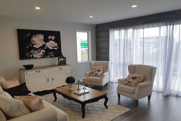 Photo of property in 19 Nephrite Lane, Henderson, Auckland, 0610