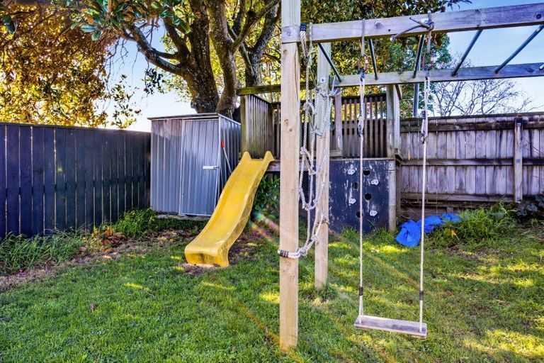 Photo of property in 10 Cook Street, Marfell, New Plymouth, 4310