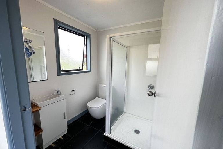Photo of property in 10 Celeste Place, Totara Vale, Auckland, 0627