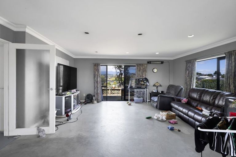 Photo of property in 8 Horizon Heights, Whalers Gate, New Plymouth, 4310