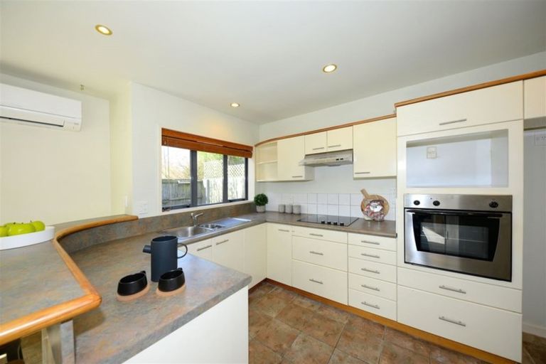 Photo of property in 382a Memorial Avenue, Burnside, Christchurch, 8053