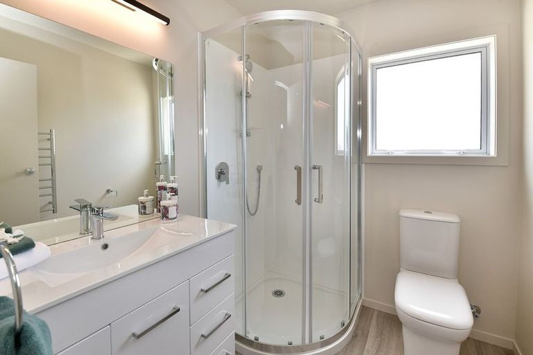 Photo of property in 42 Stanmore Bay Road, Stanmore Bay, Whangaparaoa, 0932