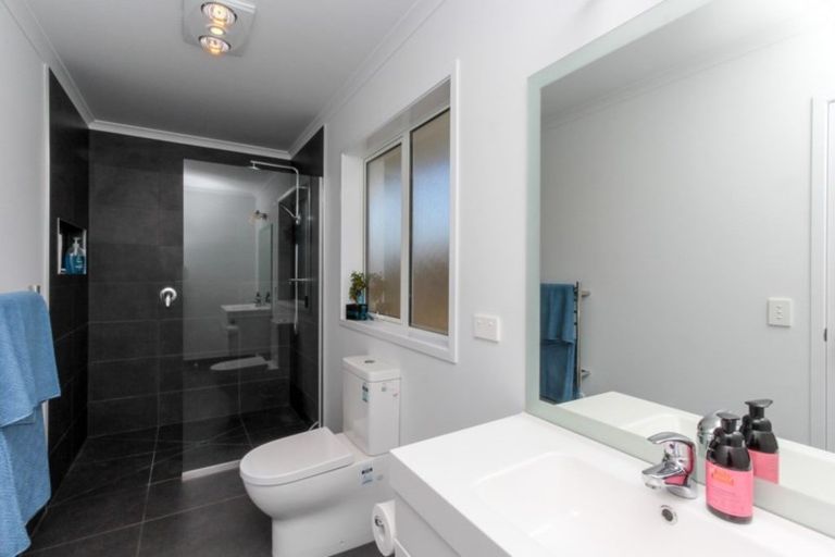 Photo of property in 53 Fernbrook Drive, Hurworth, New Plymouth, 4310