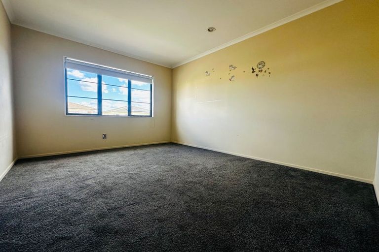Photo of property in 14 Maypark Crescent, Flat Bush, Auckland, 2016