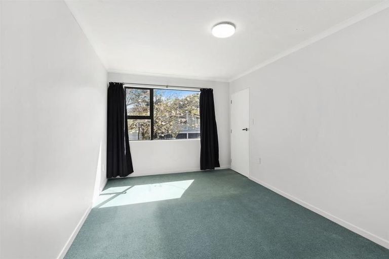 Photo of property in 8 Charthouse Lane, Whitby, Porirua, 5024