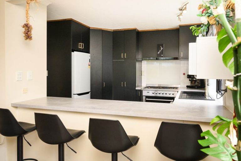 Photo of property in 42a Clifton Terrace, Fitzherbert, Palmerston North, 4410