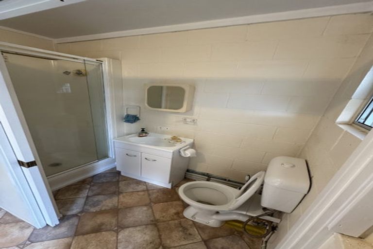 Photo of property in 84 Glencoe Road, Browns Bay, Auckland, 0630