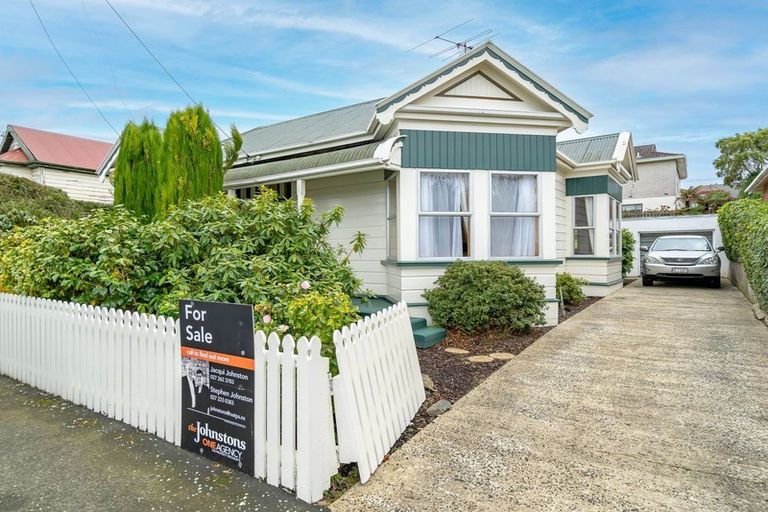 Photo of property in 6 Bernard Street, Kenmure, Dunedin, 9011