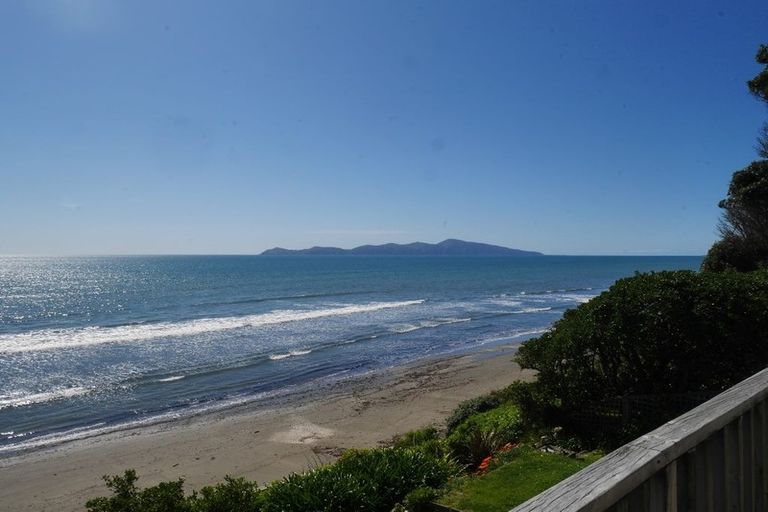 Photo of property in 68 Ames Street, Paekakariki, 5034
