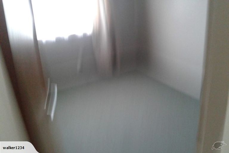 Photo of property in 154 Akaroa Drive, Maupuia, Wellington, 6022