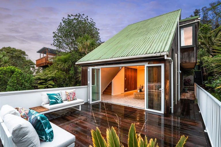 Photo of property in 1/68 Braemar Road, Castor Bay, Auckland, 0620