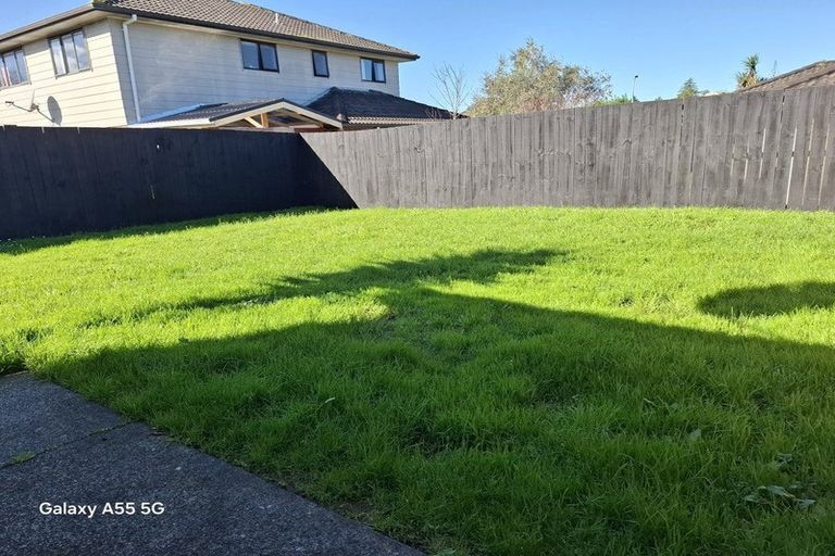 Photo of property in 36 Misty Valley Drive, Henderson, Auckland, 0612