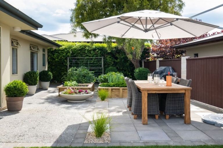 Photo of property in 17 Gillean Street, Havelock North, 4130