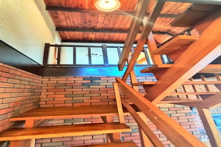 Photo of property in 56 Archibald Road, Kelston, Auckland, 0602