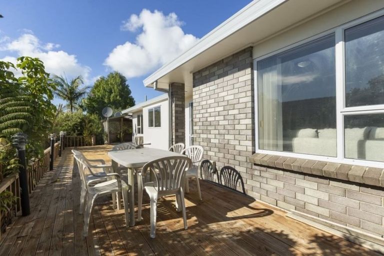 Photo of property in 8 Bluebird Crescent, Unsworth Heights, Auckland, 0632