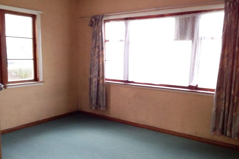Photo of property in 2 Hobson Place, Takaro, Palmerston North, 4412